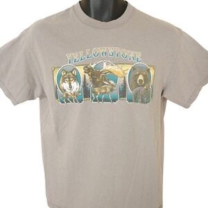 Yellowstone National Park T Shirt Mens Size Medium Vintage 90s Wolf Moose Bear